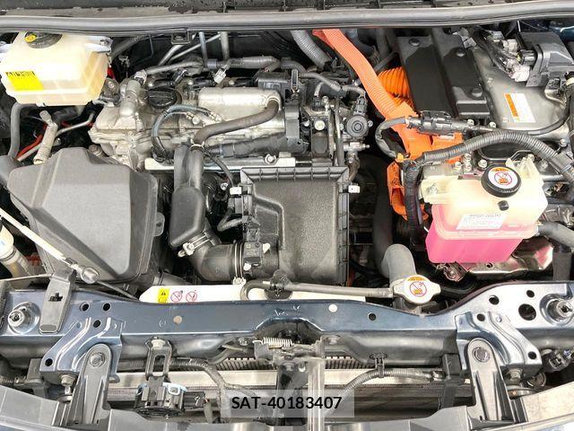Toyota VOXY HYBRID 2018-02 8338491-18