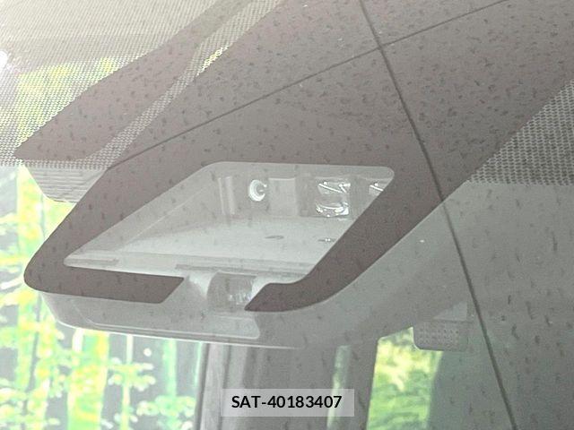 Toyota VOXY HYBRID 2018-02 8338491-5