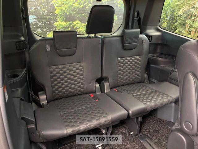Toyota VOXY HYBRID 2024-06 8338468-10