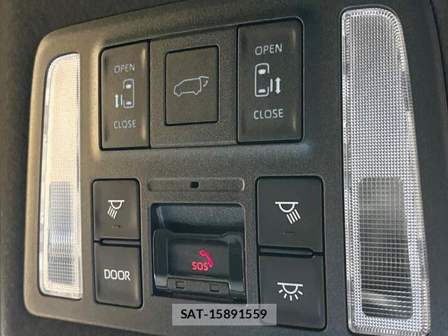 Toyota VOXY HYBRID 2024-06 8338468-7