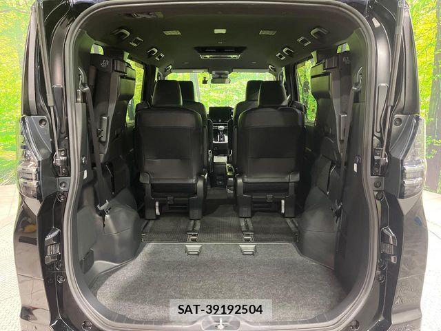 Toyota VOXY HYBRID 2023-10 8338479-11