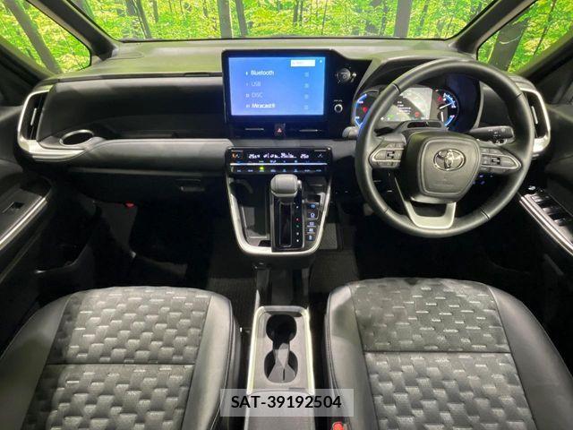 Toyota VOXY HYBRID 2023-10 8338479-1