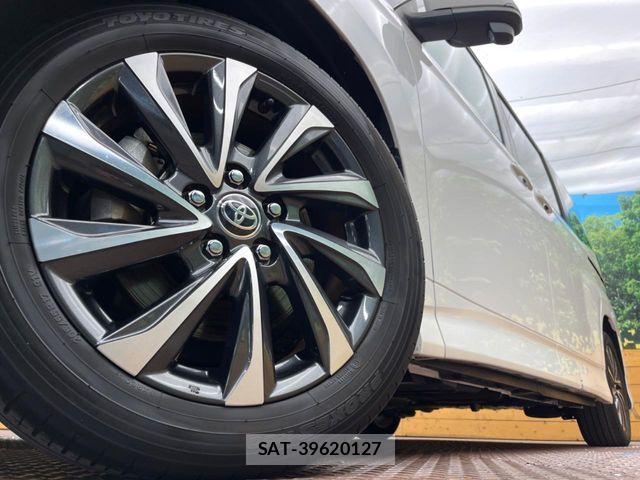 Toyota VOXY HYBRID 2022-12 8338467-13