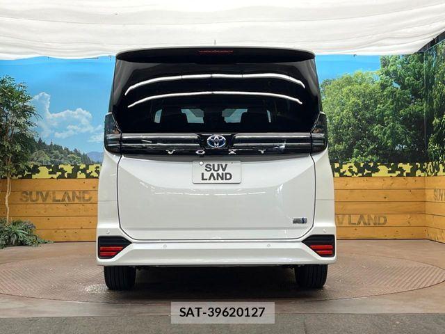 Toyota VOXY HYBRID 2022-12 8338467-15