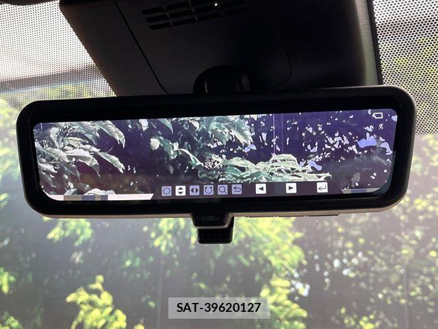 Toyota VOXY HYBRID 2022-12 8338467-4