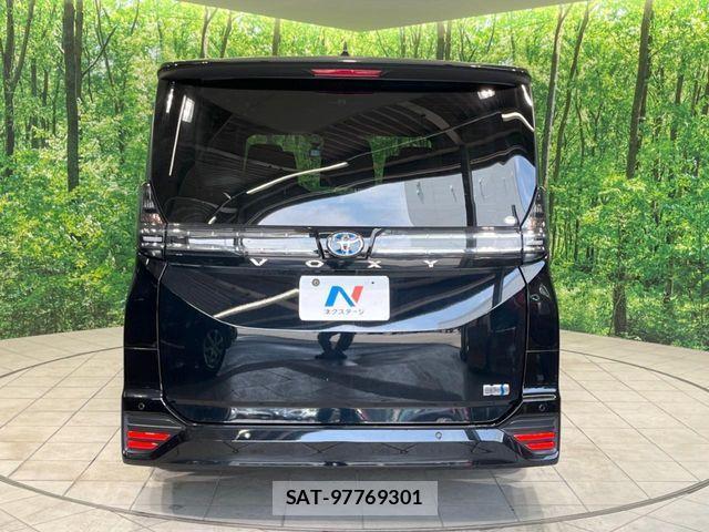 Toyota VOXY HYBRID 2023-07 8338470-15