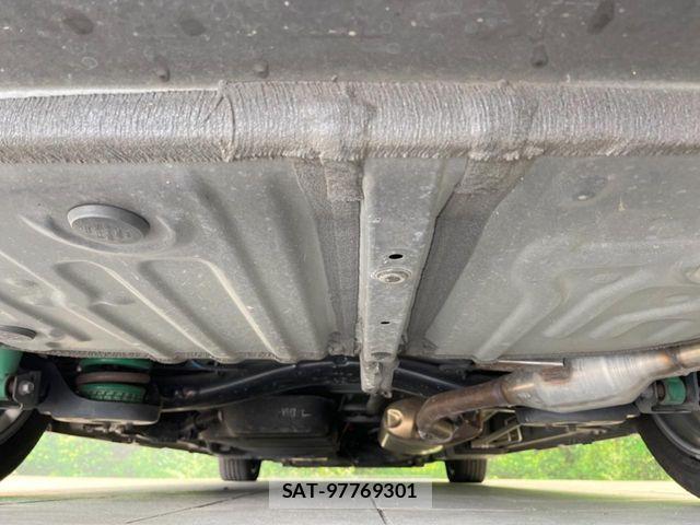Toyota VOXY HYBRID 2023-07 8338470-19