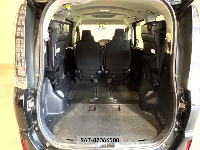 Toyota VOXY HYBRID 2014-03 8338494-11