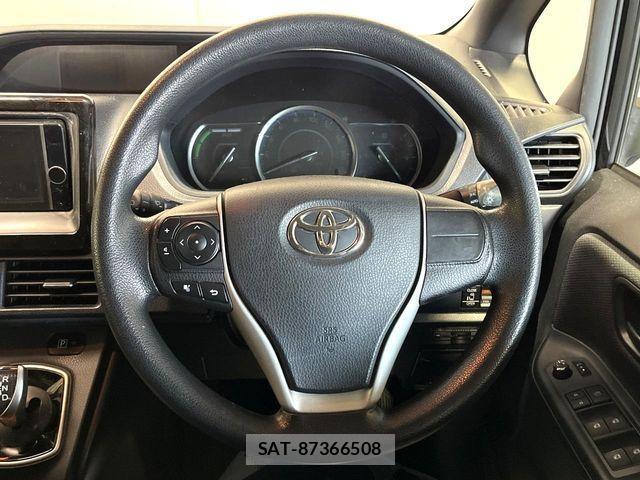 Toyota VOXY HYBRID 2014-03 8338494-12