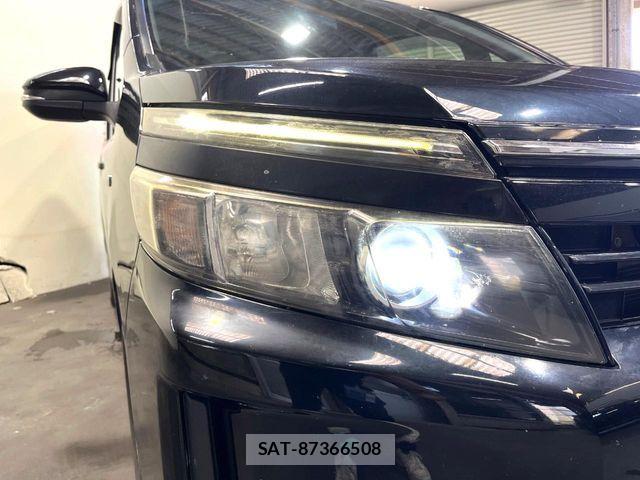 Toyota VOXY HYBRID 2014-03 8338494-13