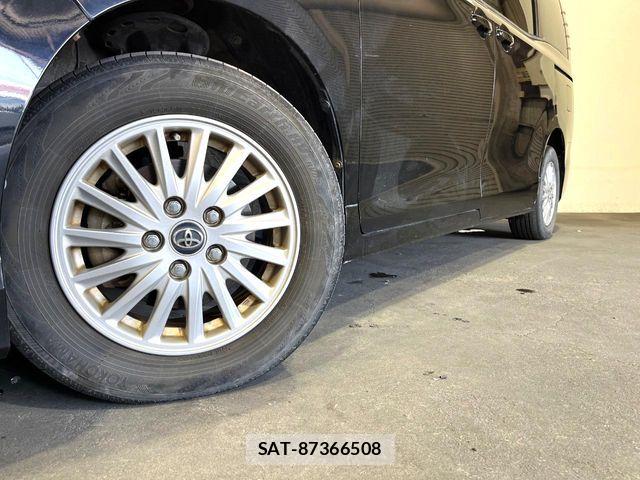 Toyota VOXY HYBRID 2014-03 8338494-14