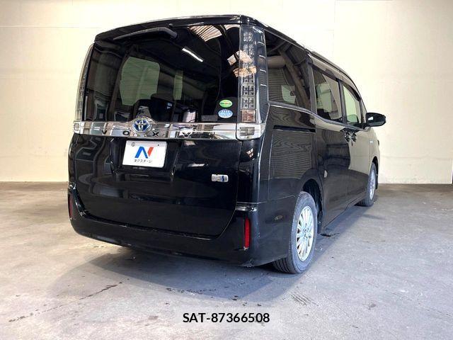 Toyota VOXY HYBRID 2014-03 8338494-18