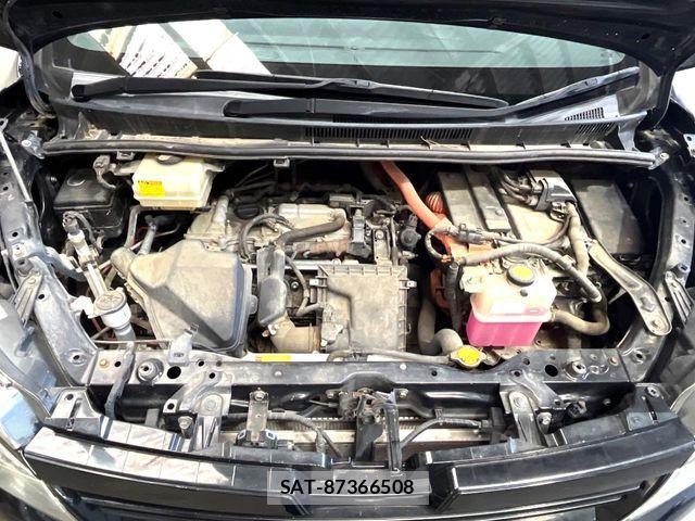 Toyota VOXY HYBRID 2014-03 8338494-19