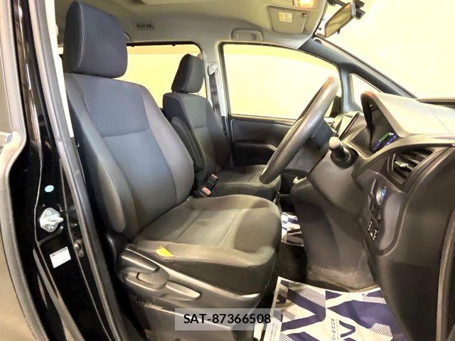 Toyota VOXY HYBRID 2014-03 8338494-7