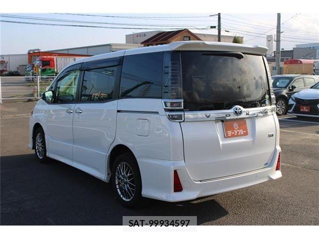 Toyota VOXY HYBRID 2020-11 8338487-10