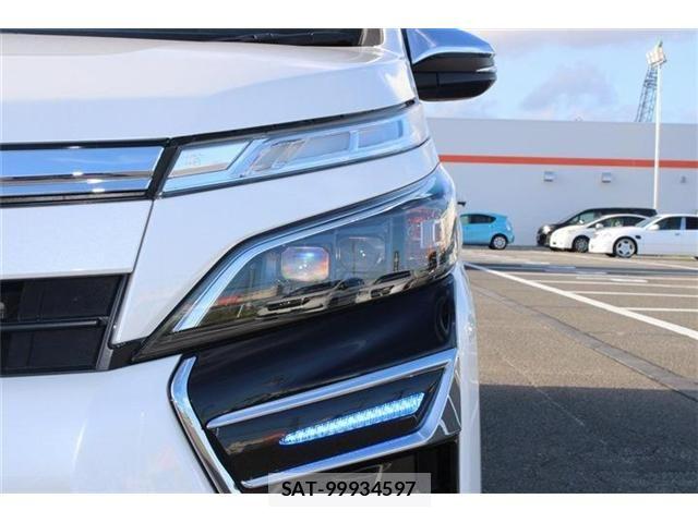 Toyota VOXY HYBRID 2020-11 8338487-13