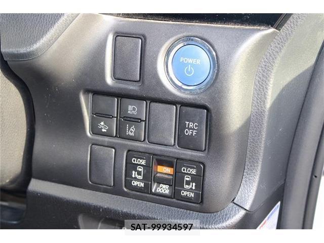 Toyota VOXY HYBRID 2020-11 8338487-5
