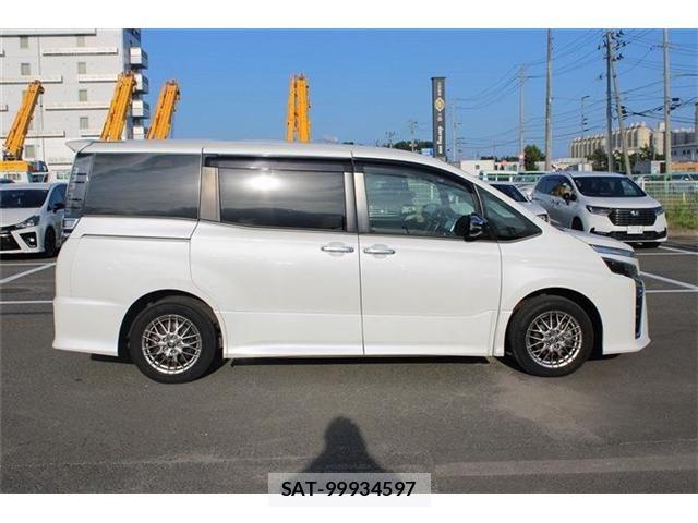 Toyota VOXY HYBRID 2020-11 8338487-7