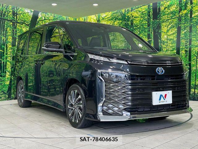 Toyota VOXY HYBRID 2023-05 8338480-16