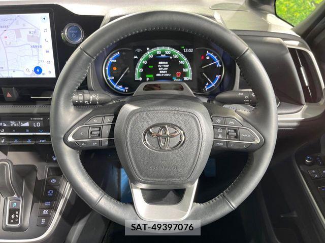 Toyota VOXY HYBRID 2022-10 8338466-11
