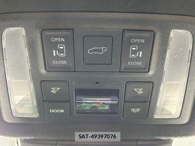 Toyota VOXY HYBRID 2022-10 8338466-5