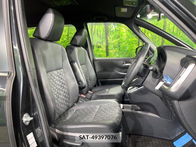 Toyota VOXY HYBRID 2022-10 8338466-7