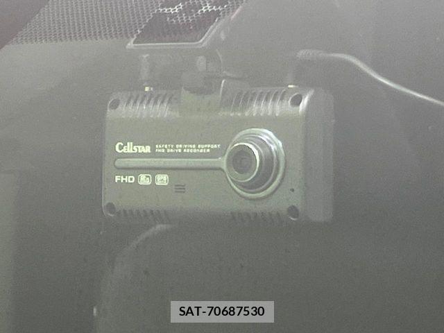 Toyota VOXY HYBRID 2022-07 8338472-9