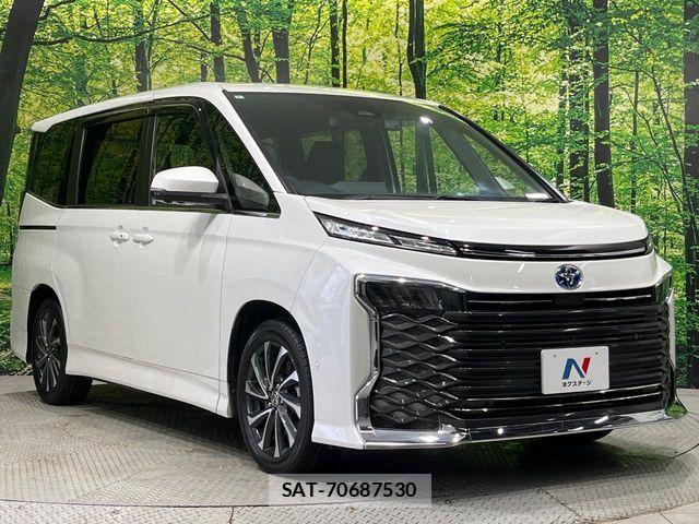 Toyota VOXY HYBRID 2022-07 8338472-19