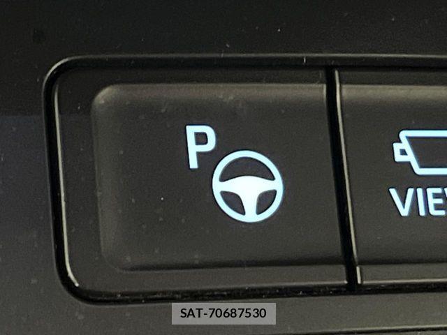 Toyota VOXY HYBRID 2022-07 8338472-3