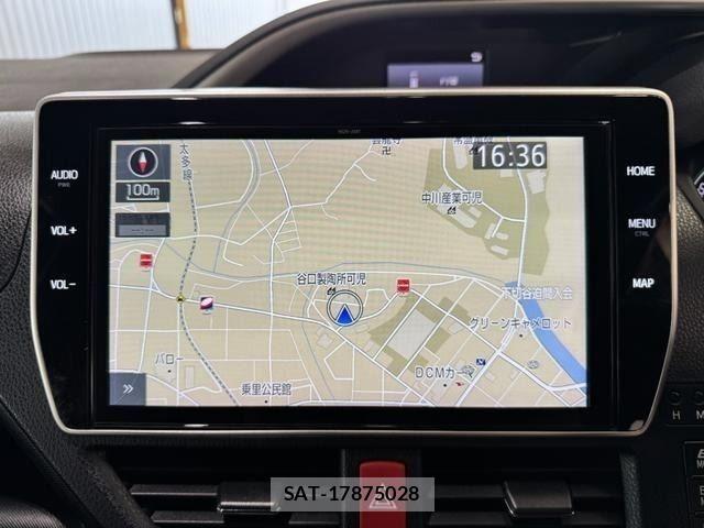 Toyota VOXY HYBRID 2019-05 8355884-14
