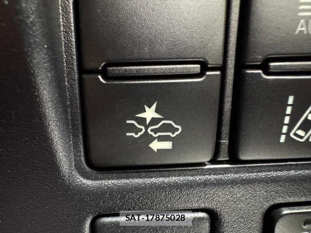 Toyota VOXY HYBRID 2019-05 8355884-20