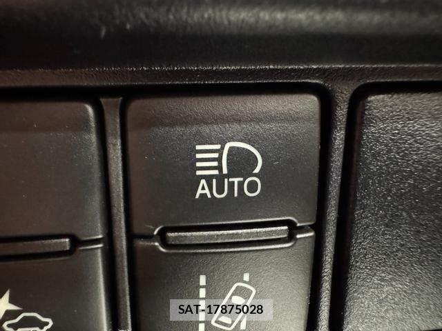 Toyota VOXY HYBRID 2019-05 8355884-21