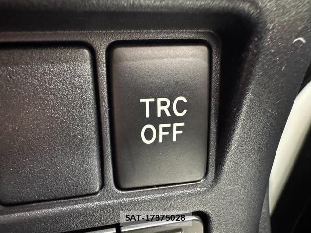 Toyota VOXY HYBRID 2019-05 8355884-22