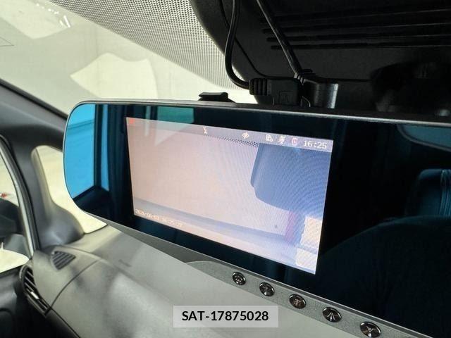 Toyota VOXY HYBRID 2019-05 8355884-27