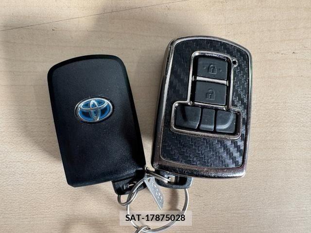 Toyota VOXY HYBRID 2019-05 8355884-29