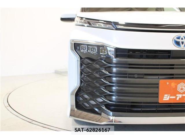 Toyota VOXY HYBRID 2022-10 8355881-15