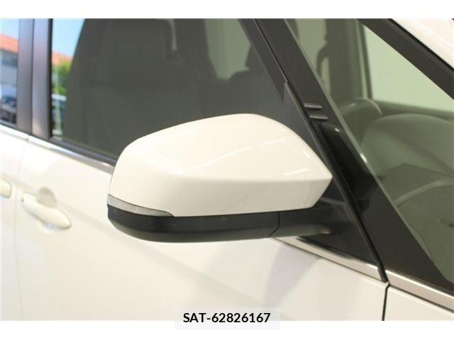 Toyota VOXY HYBRID 2022-10 8355881-20