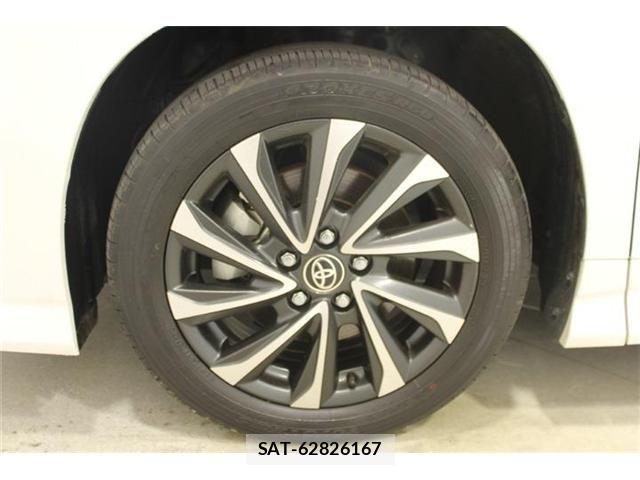 Toyota VOXY HYBRID 2022-10 8355881-24