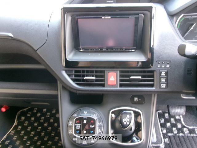 Toyota VOXY HYBRID 2014-11 8355885-15