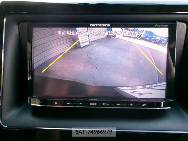 Toyota VOXY HYBRID 2014-11 8355885-19