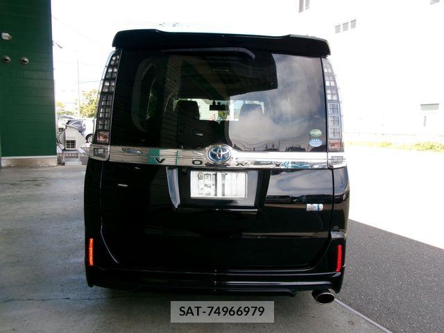 Toyota VOXY HYBRID 2014-11 8355885-3