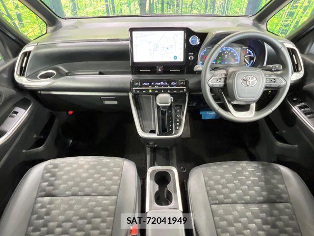 Toyota VOXY HYBRID 2023-06 8355879-1