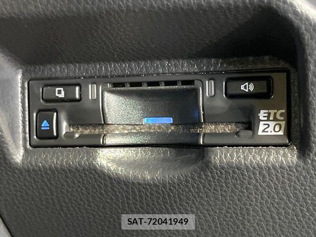 Toyota VOXY HYBRID 2023-06 8355879-6