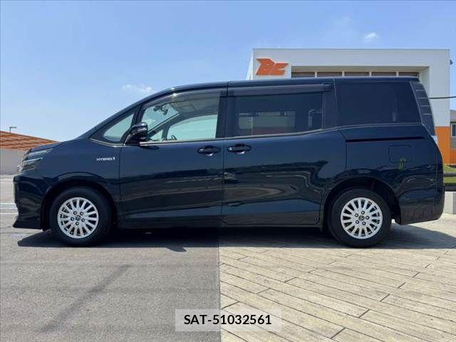 Toyota VOXY HYBRID 2014-10 8355883-10