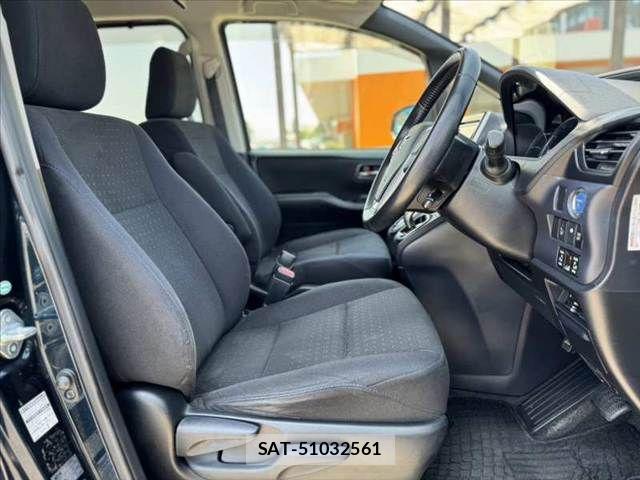 Toyota VOXY HYBRID 2014-10 8355883-15