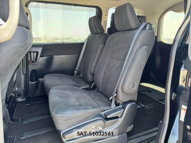 Toyota VOXY HYBRID 2014-10 8355883-17