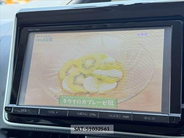 Toyota VOXY HYBRID 2014-10 8355883-21