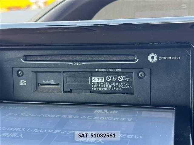 Toyota VOXY HYBRID 2014-10 8355883-23