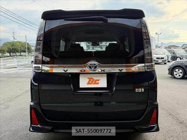 Toyota VOXY HYBRID 2016-04 8355882-13