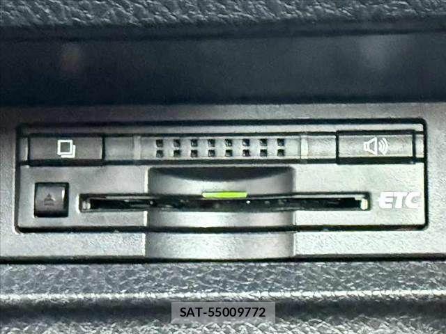 Toyota VOXY HYBRID 2016-04 8355882-6